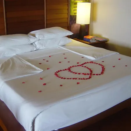 마르크 아우렐 3*