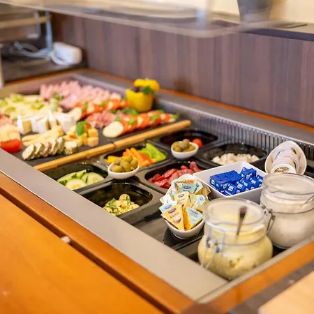 마르크 아우렐 호텔 페트로넬